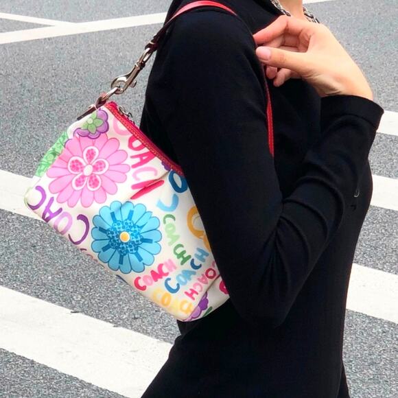 Coach Floral Graphic Print Multicolor Hobo Shoulder Bag NWT - Picture 2 of 8